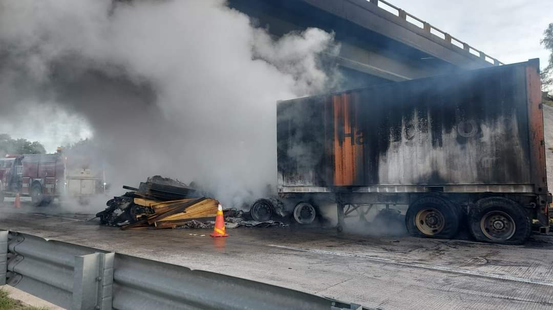 Trailero Muere Calcinado En Tulancingo Al Circular Por El Arco Norte