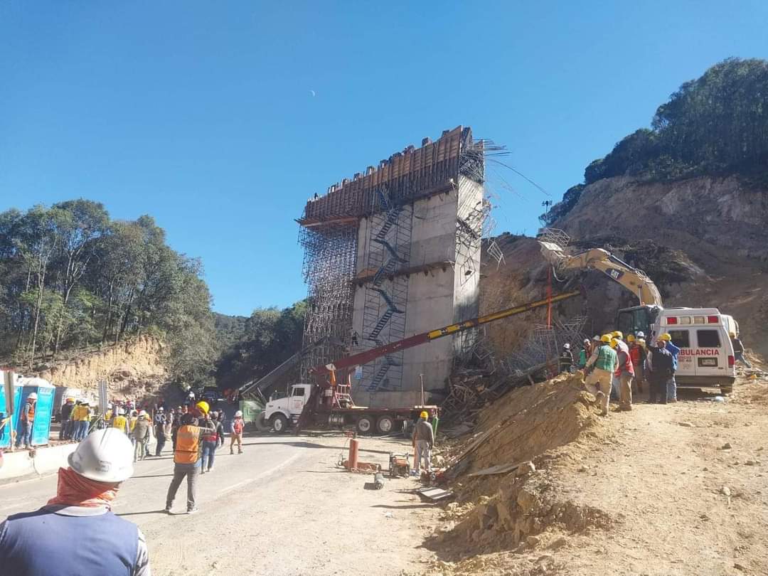 Continúa cerrada circulación en carretera Pachuca Huejutla a la altura