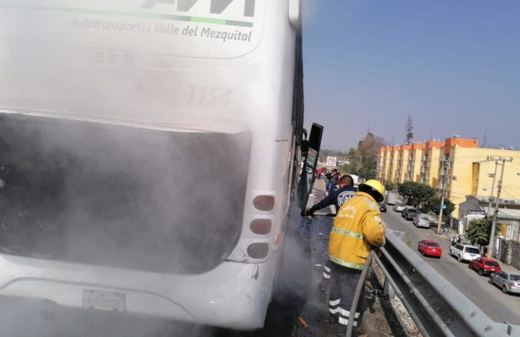 Autobús AVM incendiado