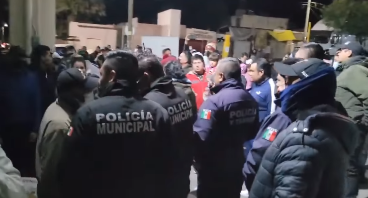 Policías municipales dialogan con vecinos de Tepeapulco