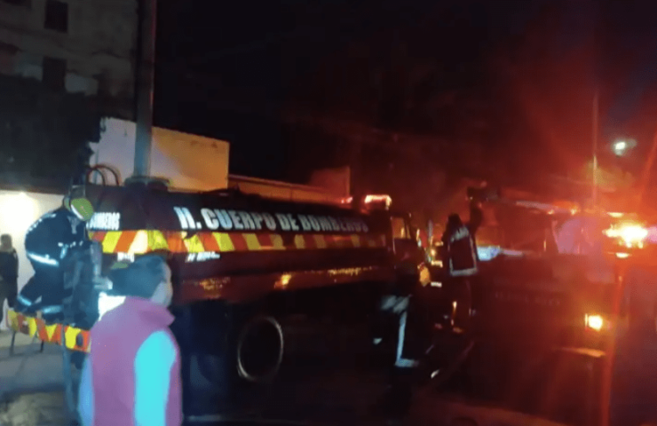 Casa se incendia en Mineral de la Reforma