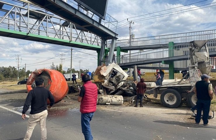 Choca camión en Tulancingo