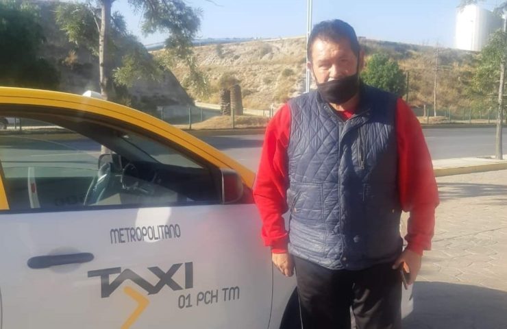 Taxista de Pachuca regresa pertenencias