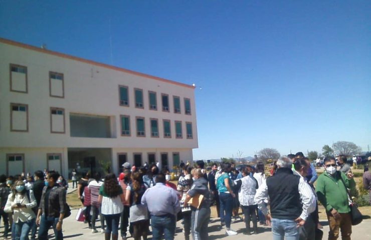 Trabajadores de Tulancingo evacuan presidencia por sismo