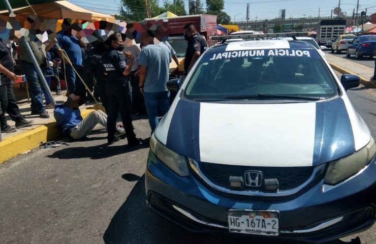 detienen a supuesto ladrón en tianguis de Pachuca