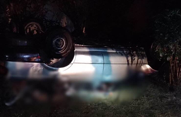 Vuelca auto en Las Torres, muere conductor