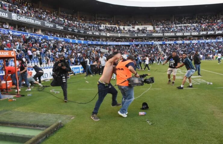 Violencia en partido de futbol de Queretaro