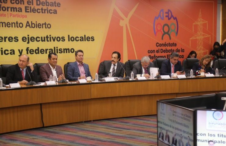 Omar Fayad participa en foros de la reforma eléctrica