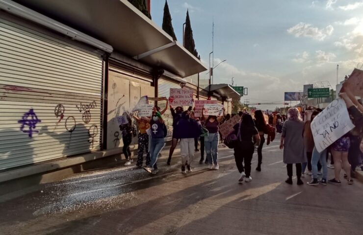 Daños a Tuzobús durante marcha del 8M en Pachuca