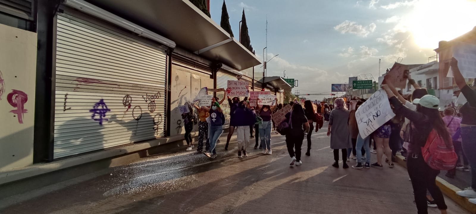 Daños a Tuzobús durante marcha del 8M en Pachuca