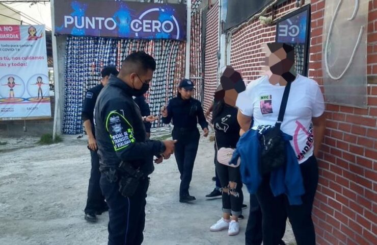 Roban Oxxo y tienda de ropa en Pachuca