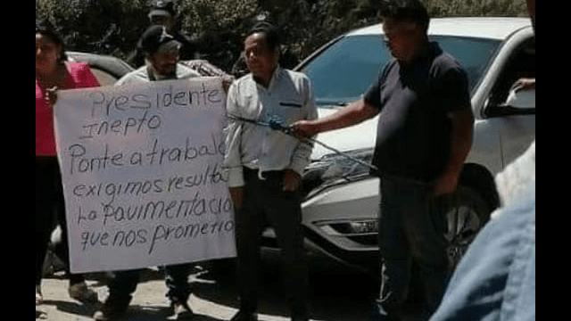 Amarran al presidente municipal de Mineral del Chico