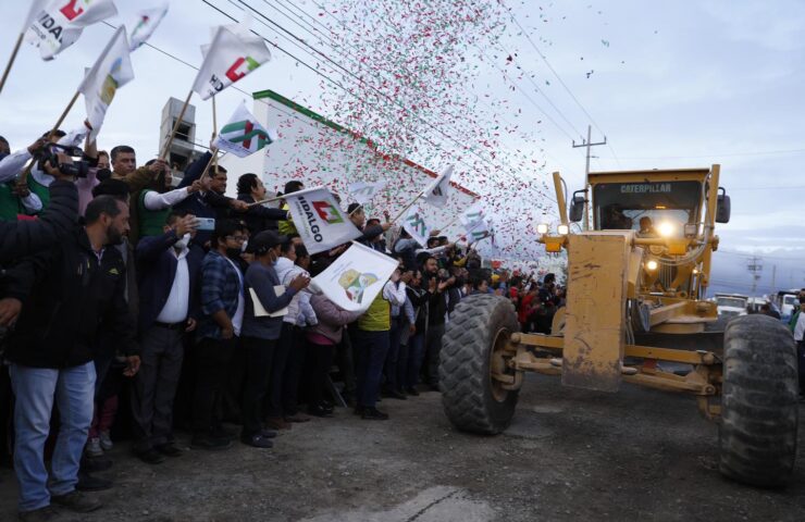 Banderazo de inicio a obras de pavimentación en Mineral de la Reforma