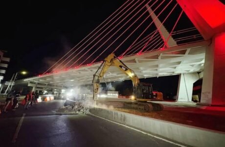 maquinaria pesada comienza a romper la glorieta 24 horas para adecuaciones